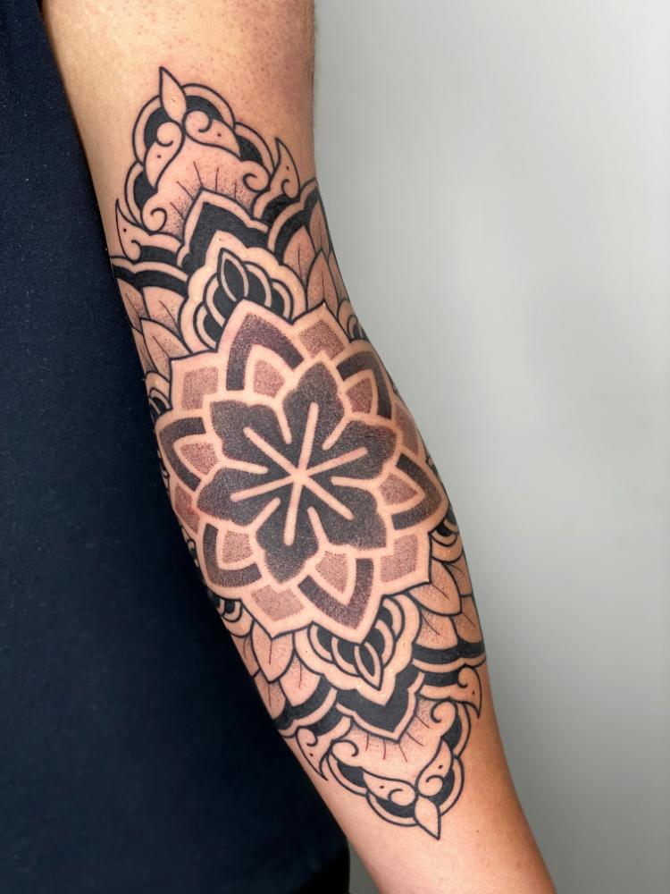 Ideas de tatuajes en Tinta Negra - Tatuajes para Mujeres